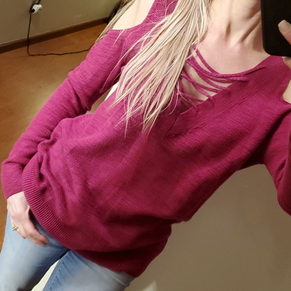 Express Sweaters - Express  V neck cold shoulder sweater